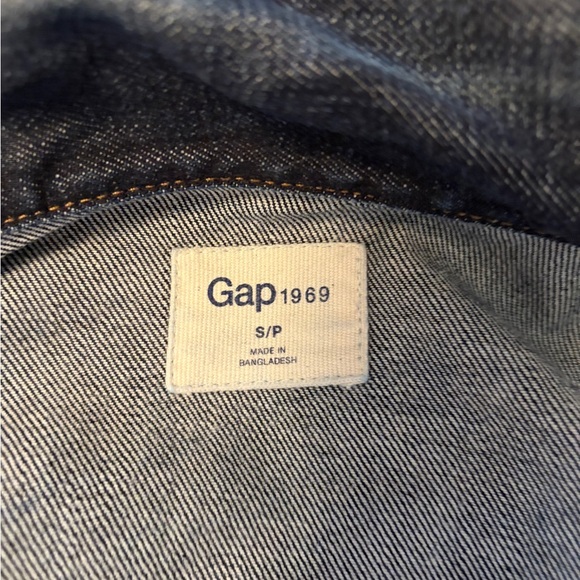 Gap Mens Trucker Jean Jacket-Three Patches on Front-Dark Indigo Color-Size Small - Picture 12 of 13